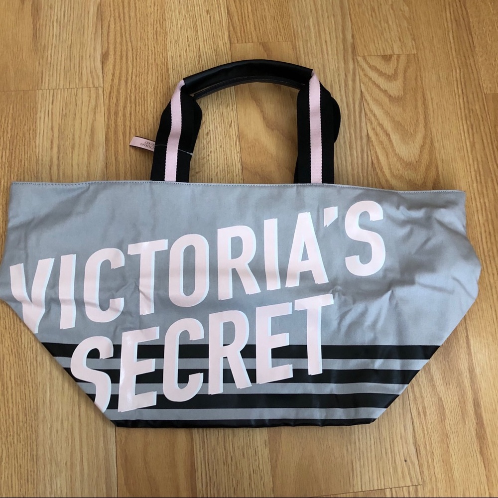 💕 SALE 💕 Victoria’s Secret Weekender Tote